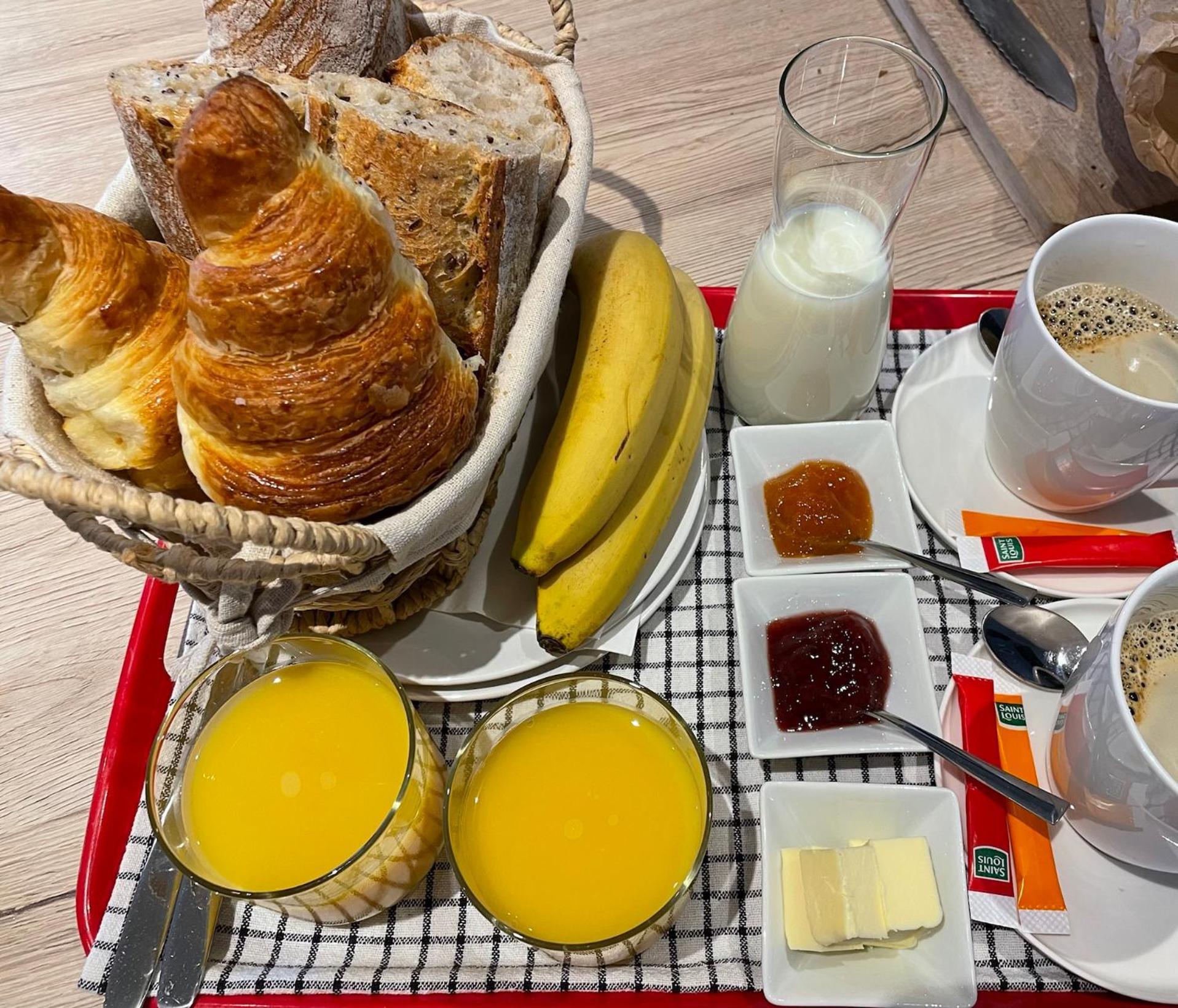 Chez Minh Thu Apartment Перос-Гирек Екстериор снимка